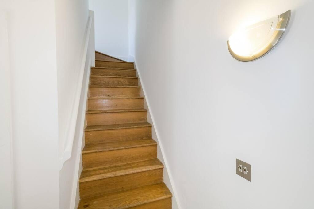 2 Bed Private Townhouse Mews, King's Cross London