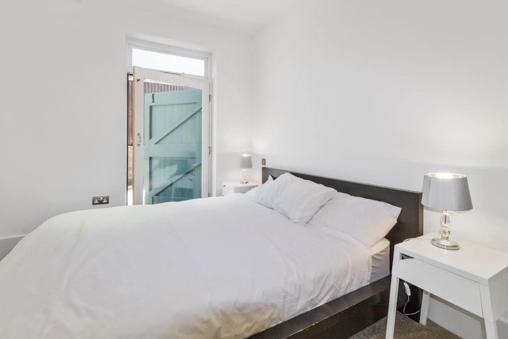 2 Bed Private Townhouse Mews, King's Cross London