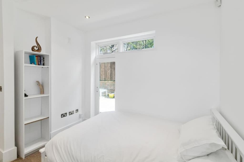 2 Bed Private Townhouse Mews, King's Cross London