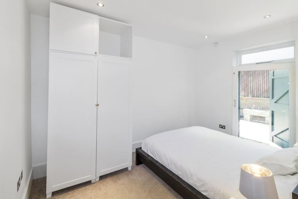 2 Bed Private Townhouse Mews, King's Cross London
