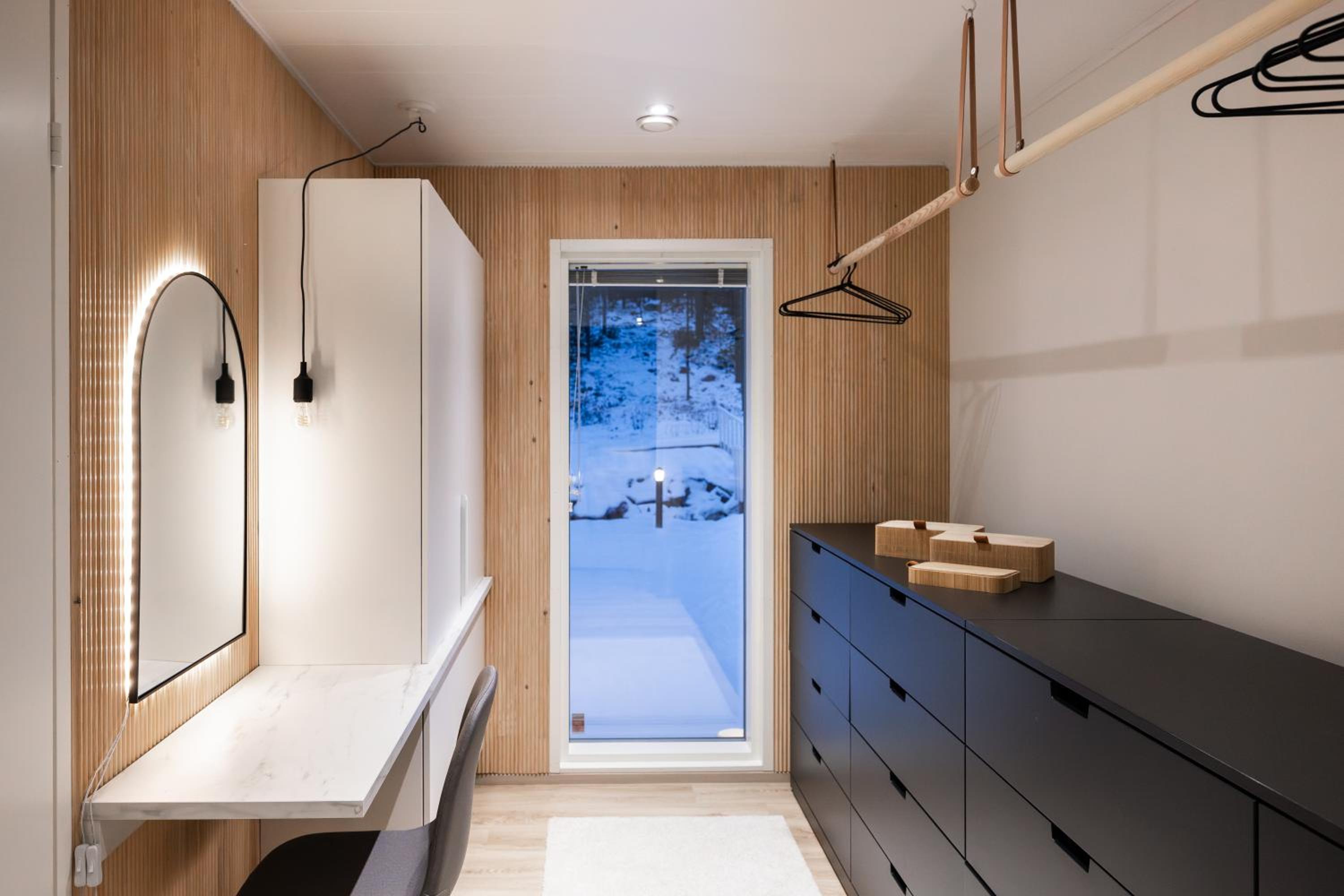 Arctic Juniper City Villa