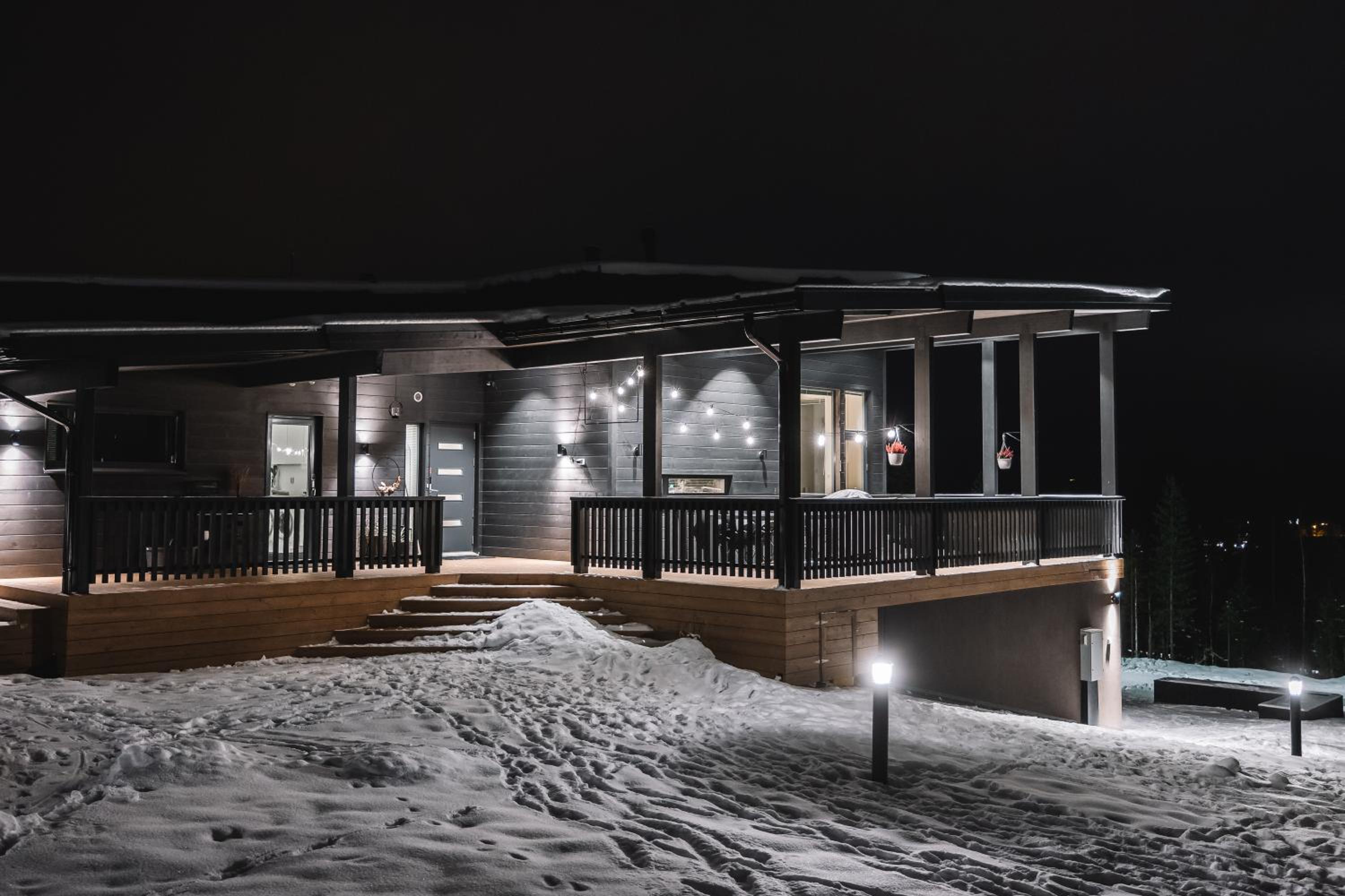 Arctic Juniper City Villa