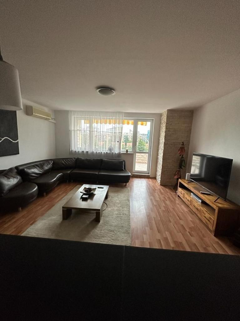 Central, 3 Bedroom Apartment at Golden Fort Complex
