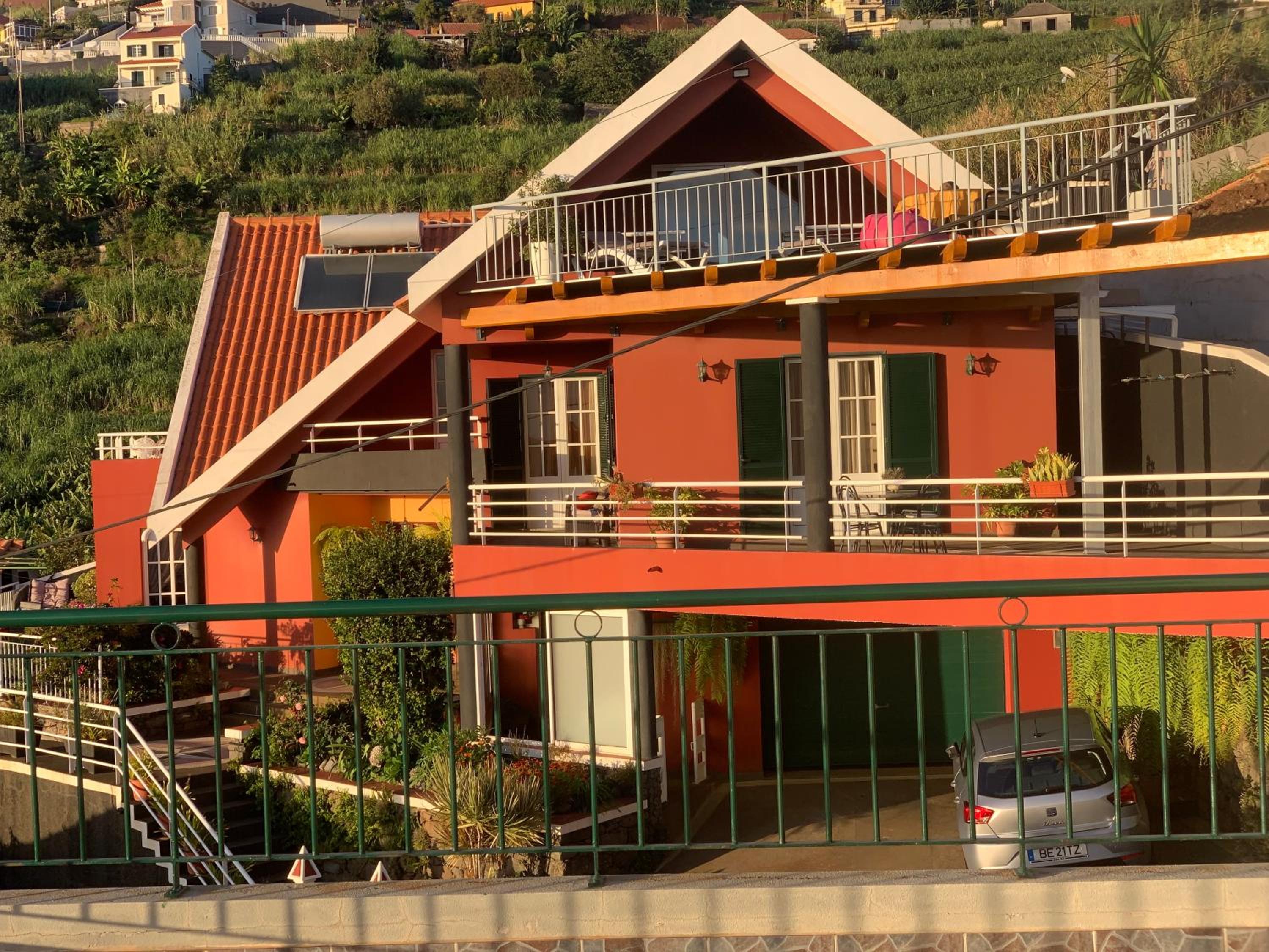 Hotel Studio privado com vista mar e montanha - Image 1