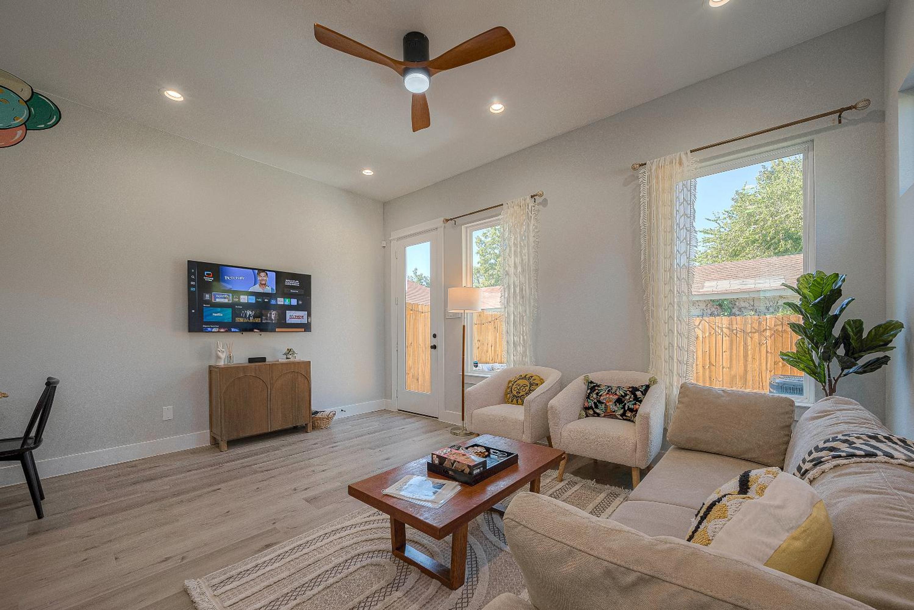 Modern Home Near Downtown with Fast WiFi, BBQ, Games & EV equipped! view 3