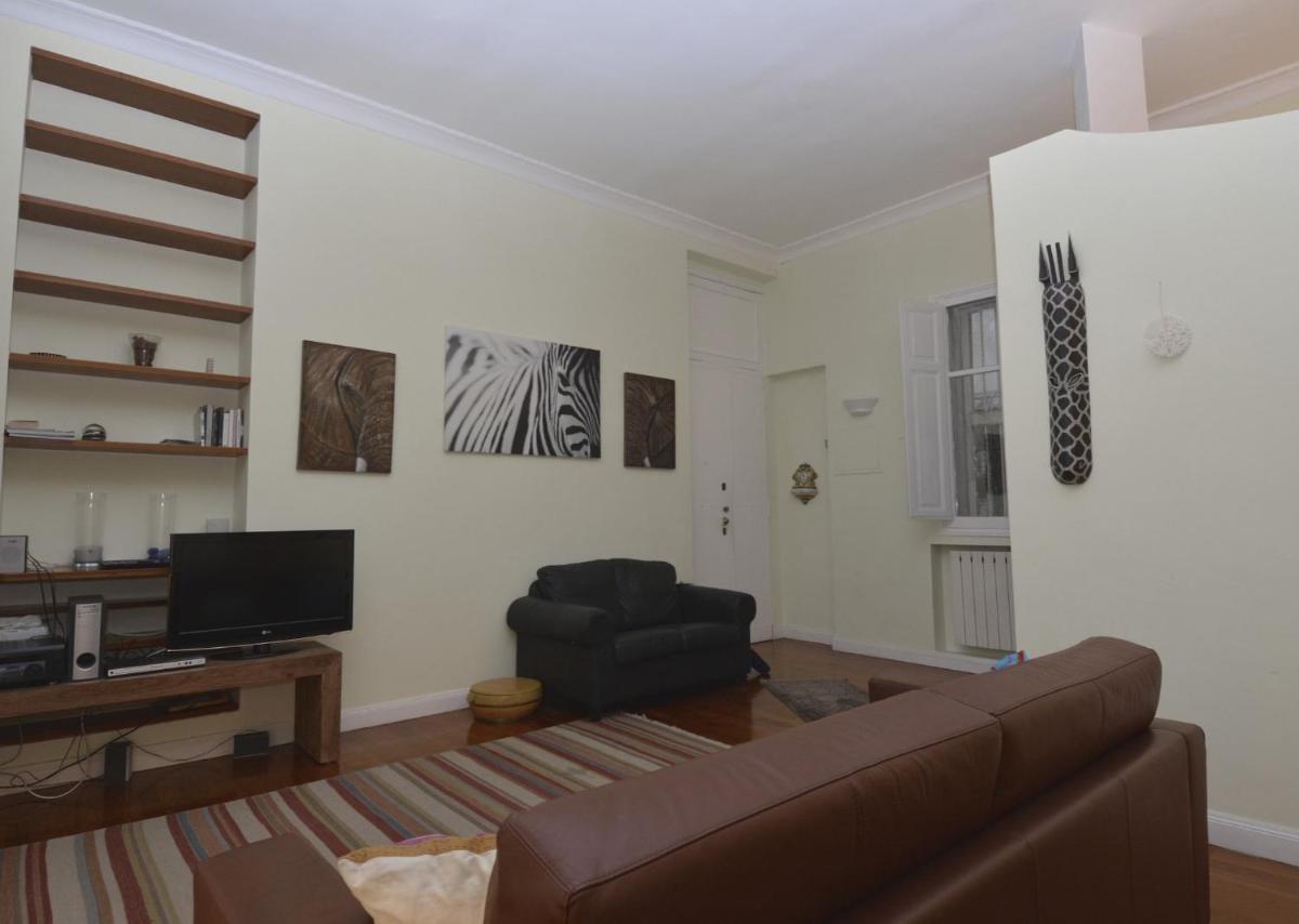 House and the City - Colosseum Apartments