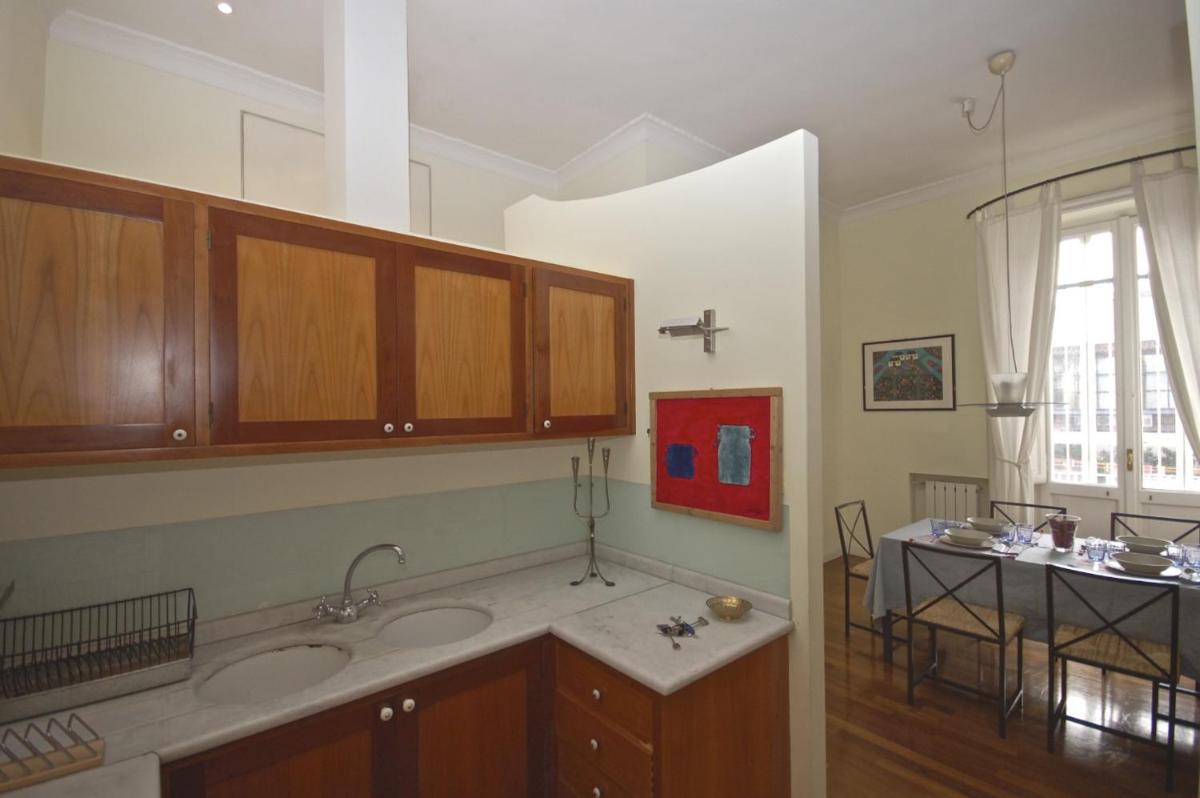 House and the City - Colosseum Apartments