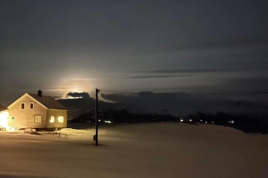 Serviced Farmhouse - Kvaløyvågen Gård