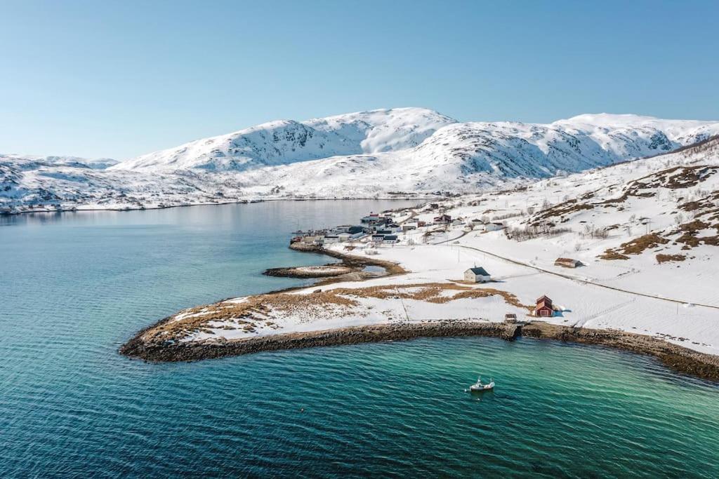 Serviced Farmhouse - Kvaløyvågen Gård
