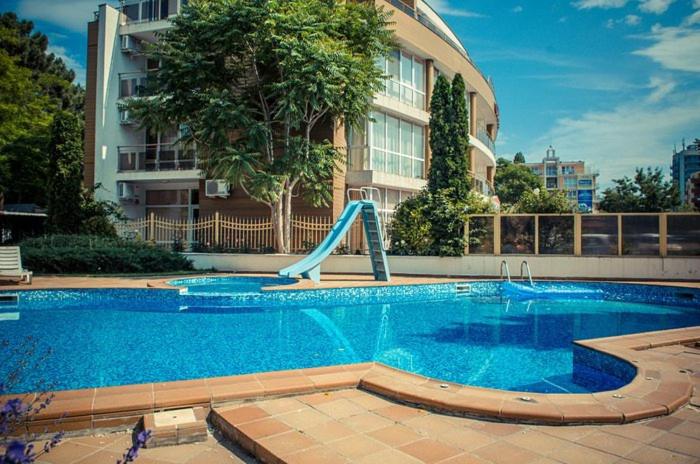 Central, 3 Bedroom Apartment at Golden Fort Complex