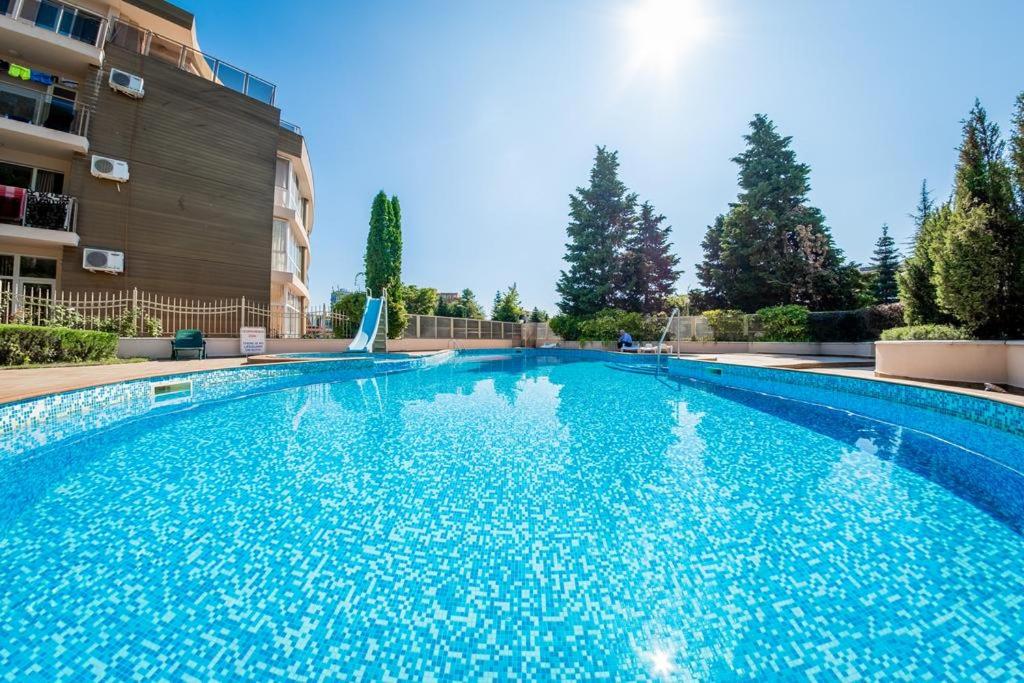 Central, 3 Bedroom Apartment at Golden Fort Complex