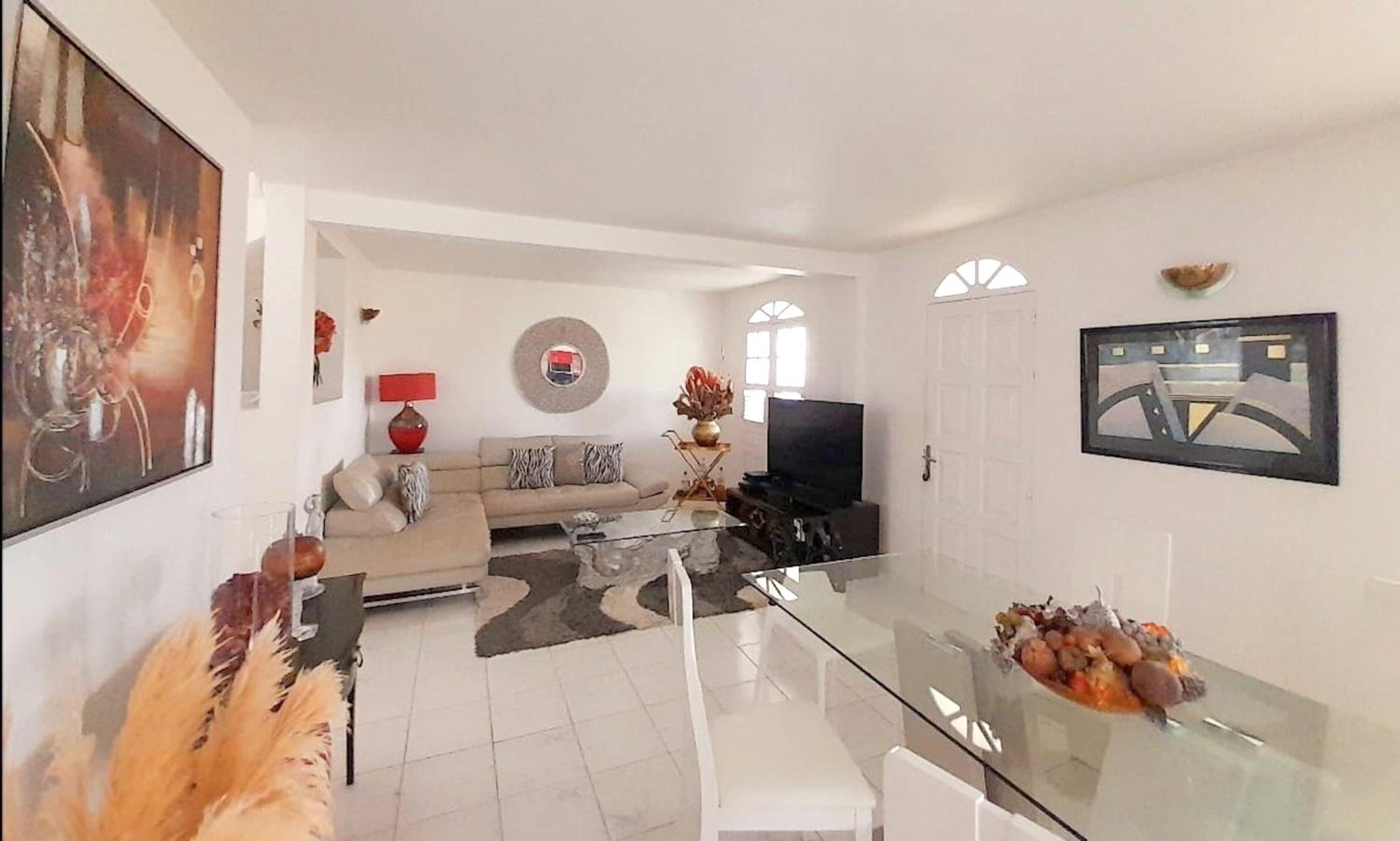Maison charmante avec jardin à Sainte-Luce, idéale pour familles view 2