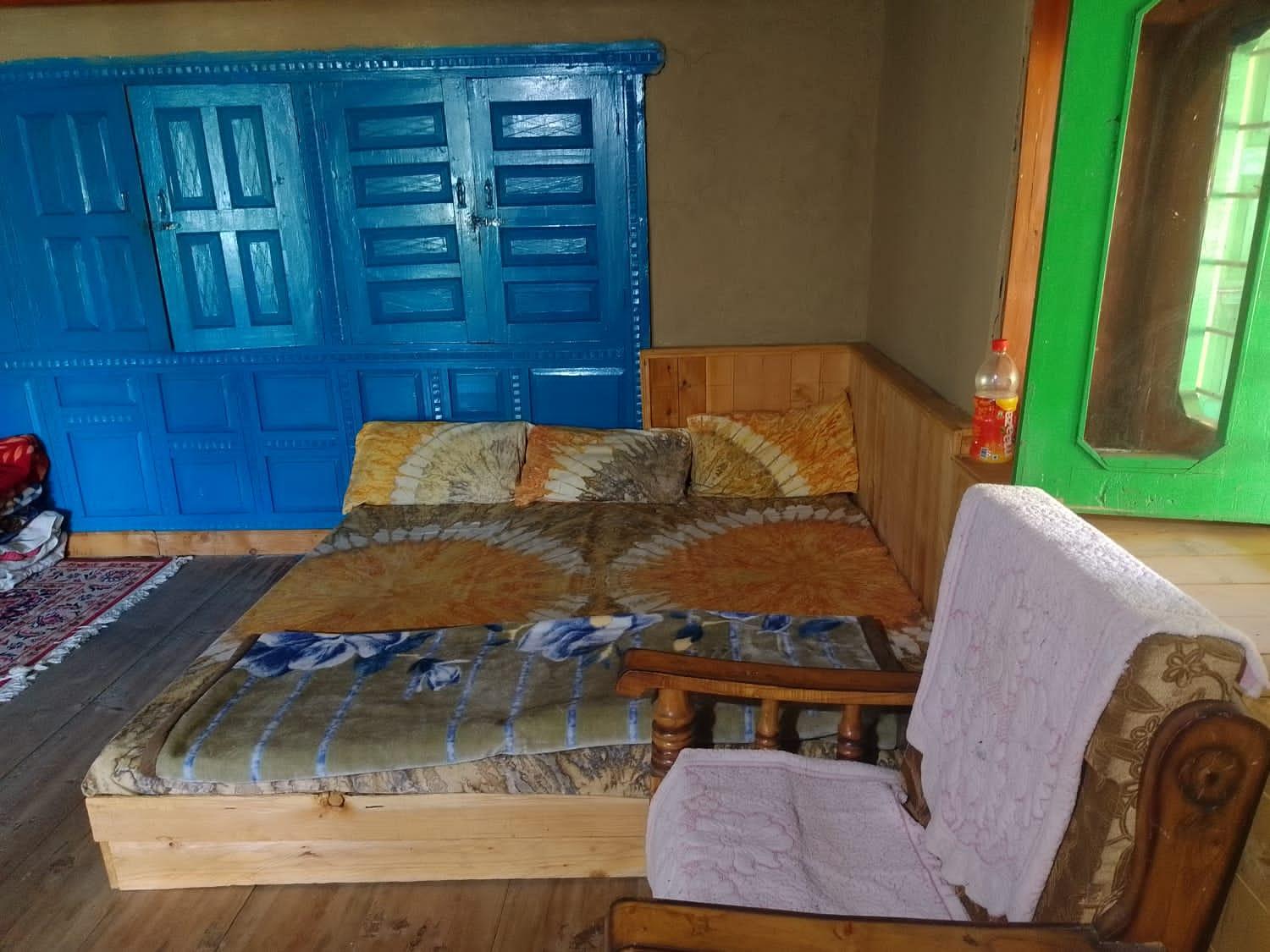Himalayan Nest Sharan