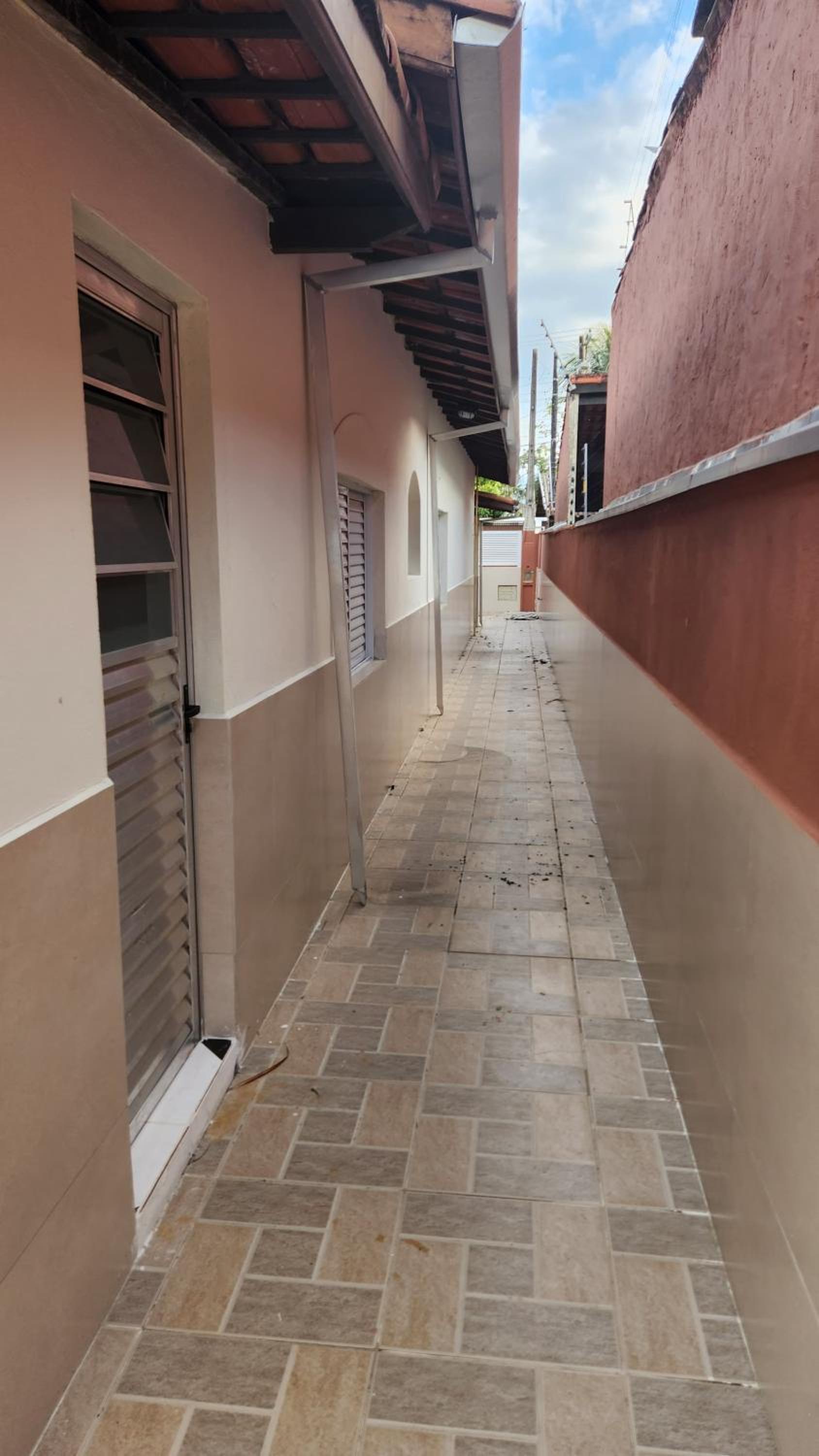 Casa em Caraguatatuba com piscina e churrasqueira