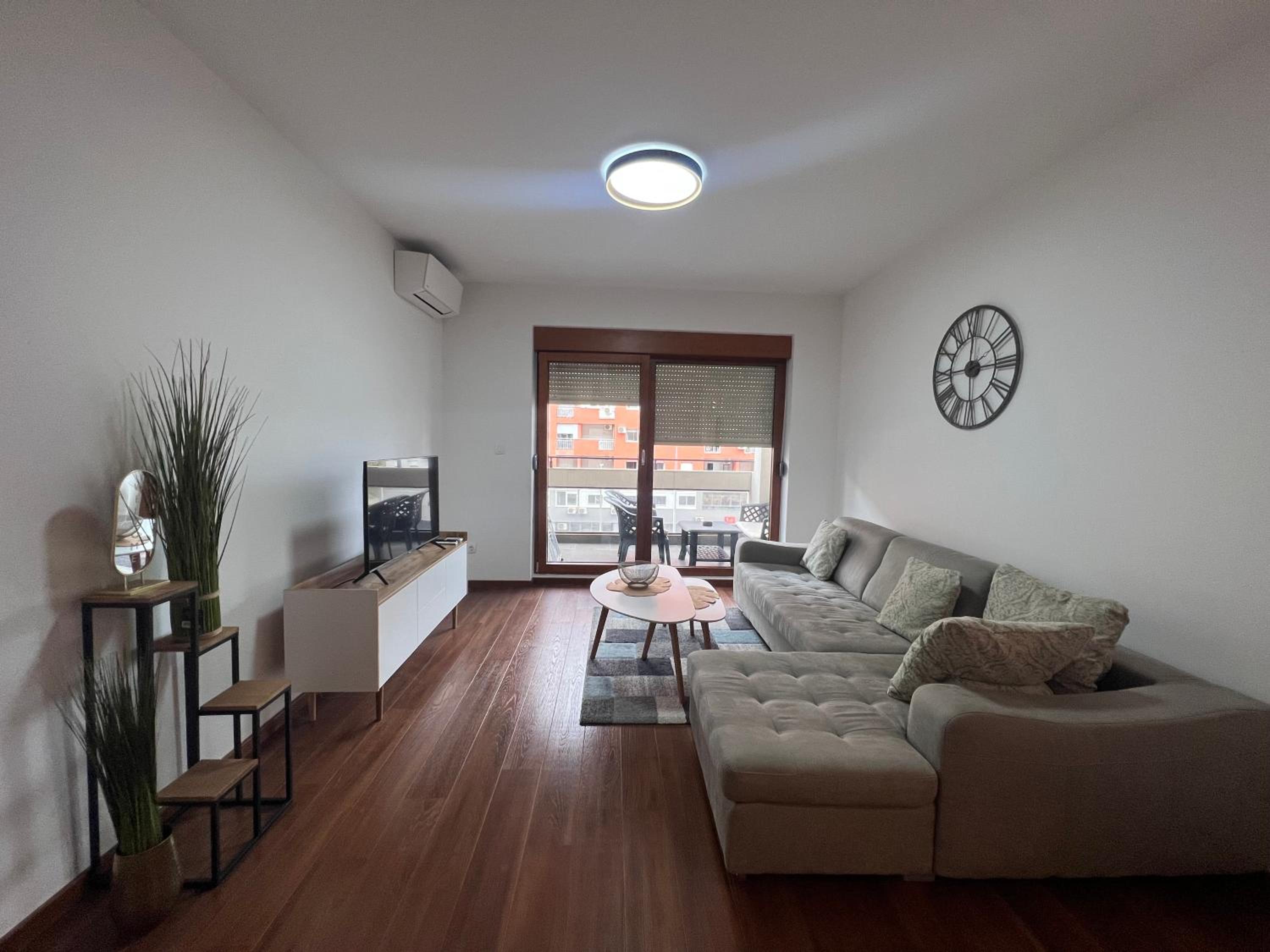 White Homes 1BR/APT•Master Quart