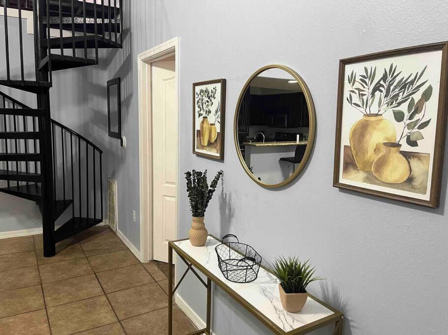 Desert Getaway - Luxury Condo Loft view 4