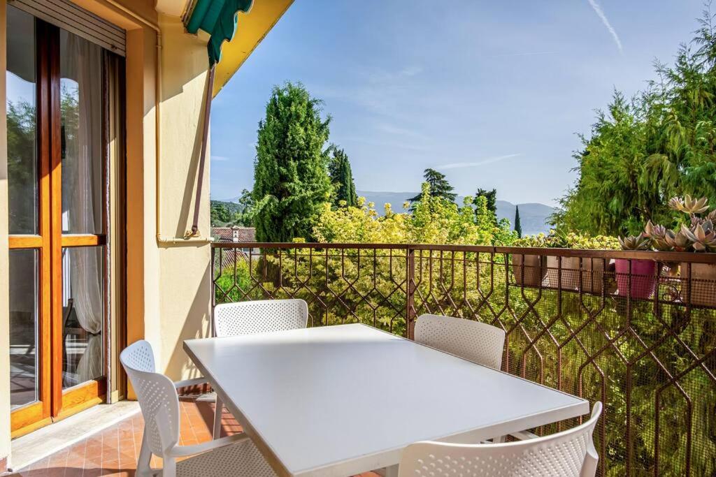 HOST4U - RELAIS VITTORIALE Cozy Apartment with Balcony in Gardone Riviera, Parking Included view 2