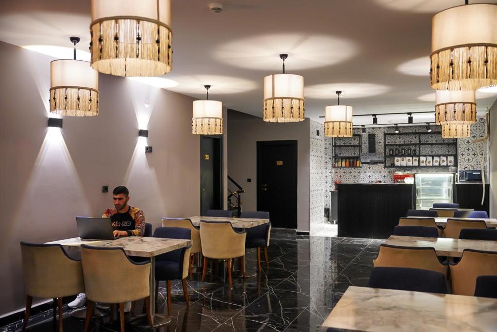 KY Continental Apartments - Image 23