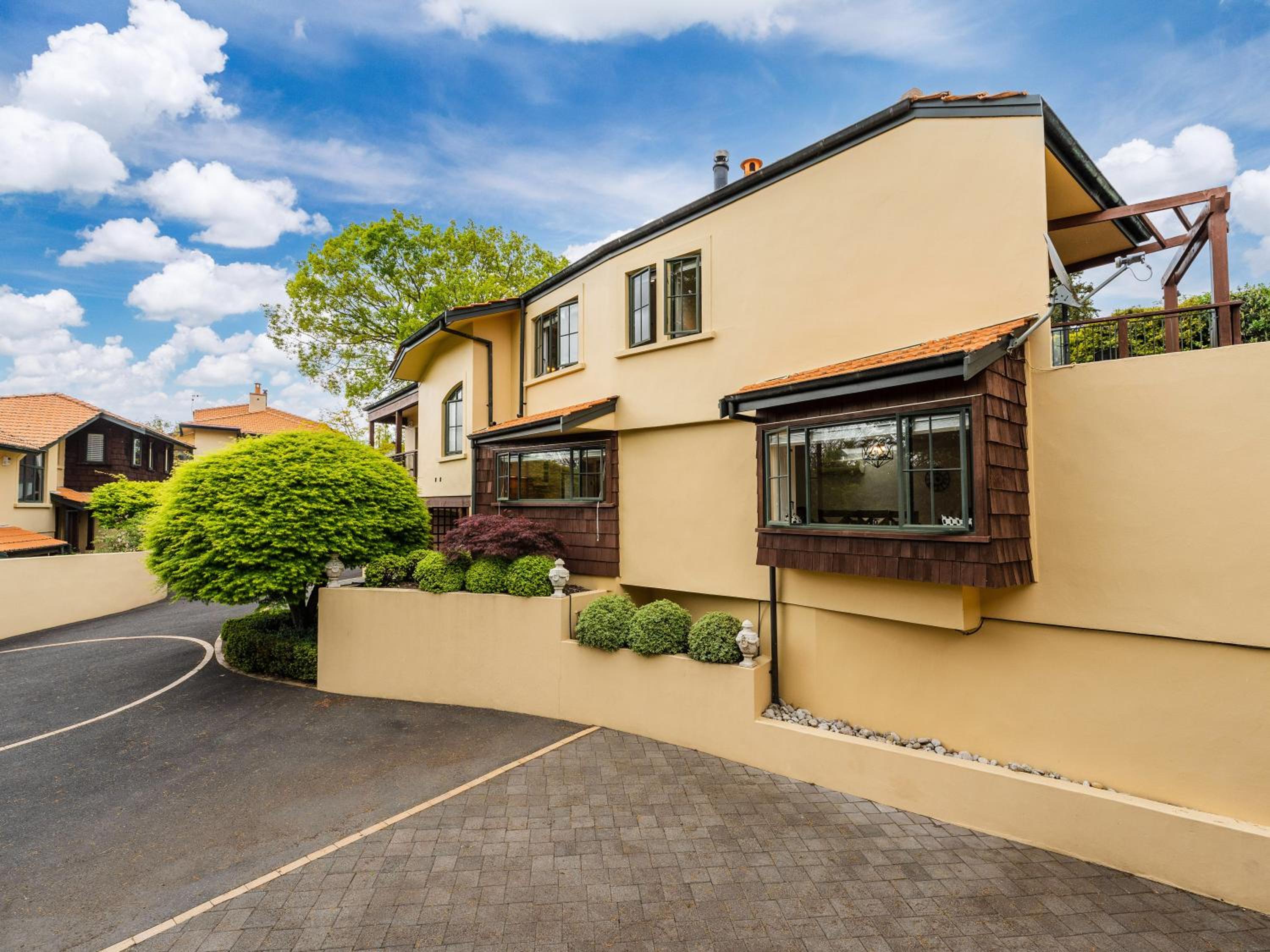 Rainbow Point Lakeside - Taupo Holiday Home view 3