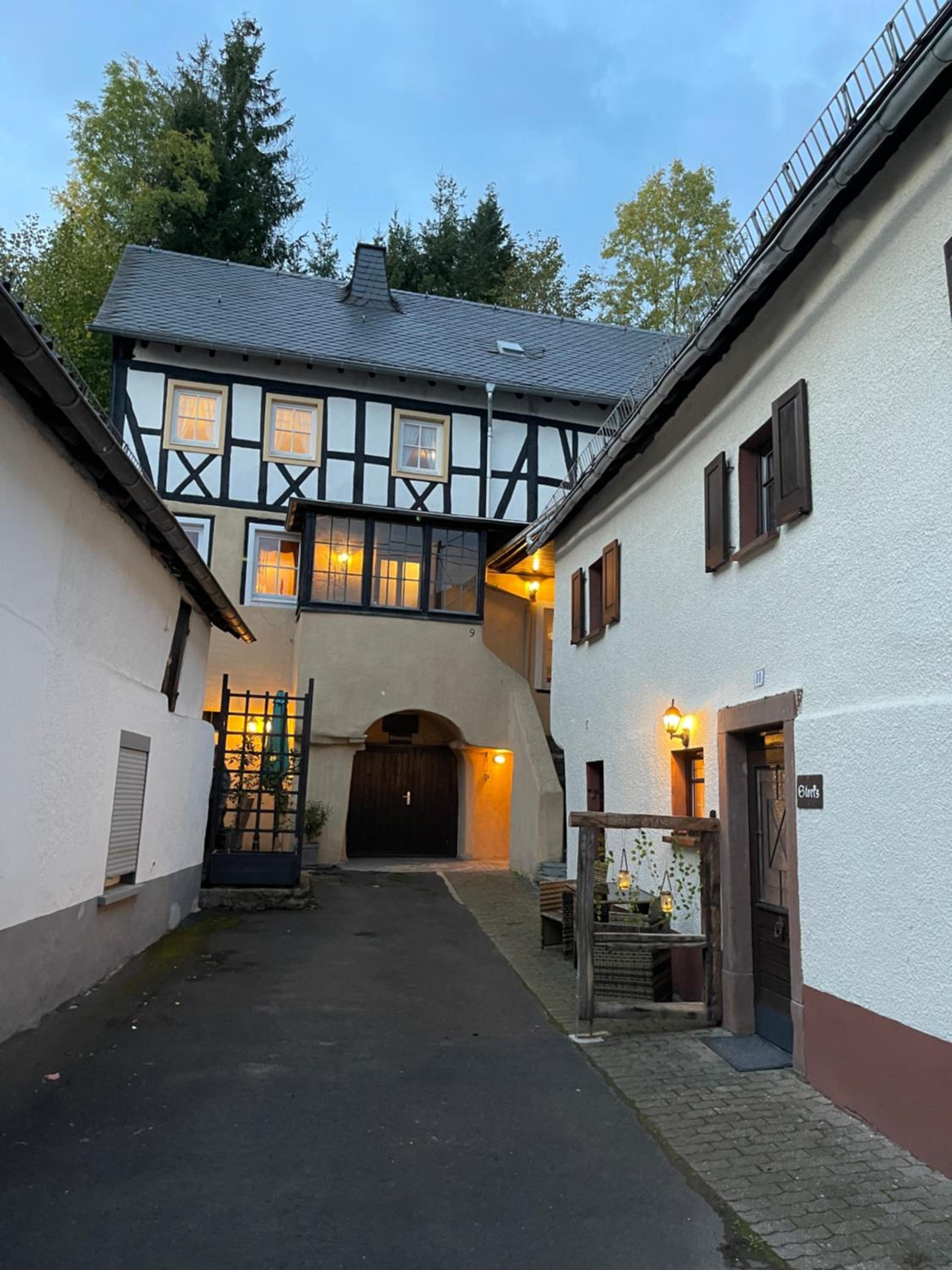 Ferienhaus Eifelstuben mit Charme - Bauernstube Vulkaneifel - Nähe See und Burgruine