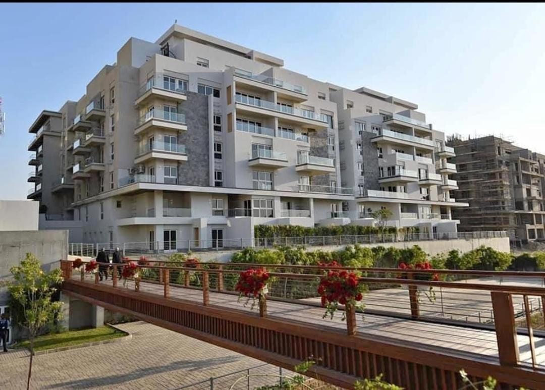 Hotel apartment at Mountain View I city compound