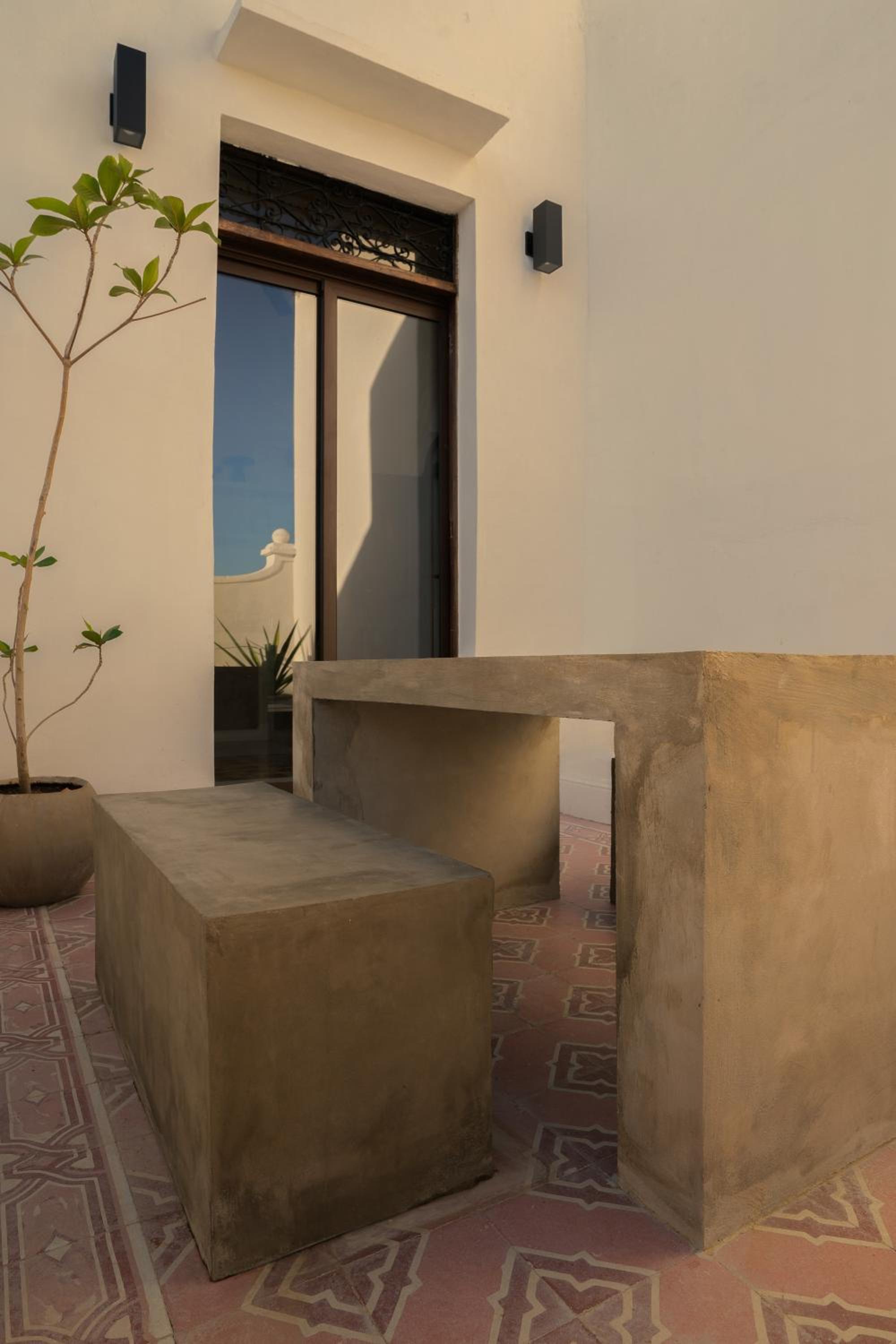 Hotel Narrativ Lofts - Lira - Mid Century Cozy Retreat - Image 1