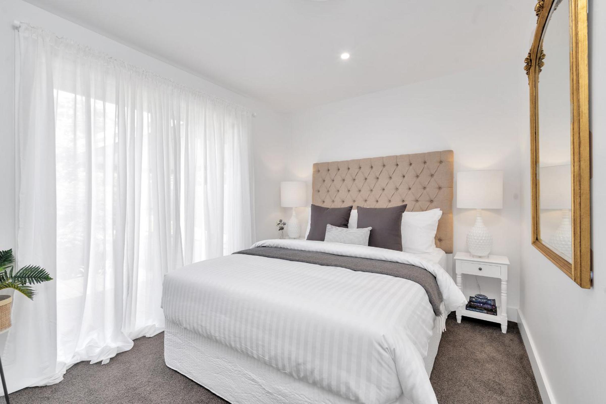 Queenberry Cottage - Jacuzzi, Village Location & 10 Mins To Beach