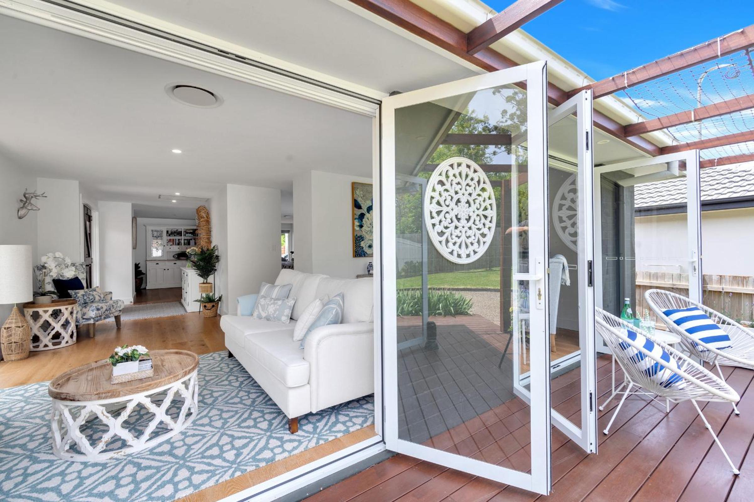 Queenberry Cottage - Jacuzzi, Village Location & 10 Mins To Beach