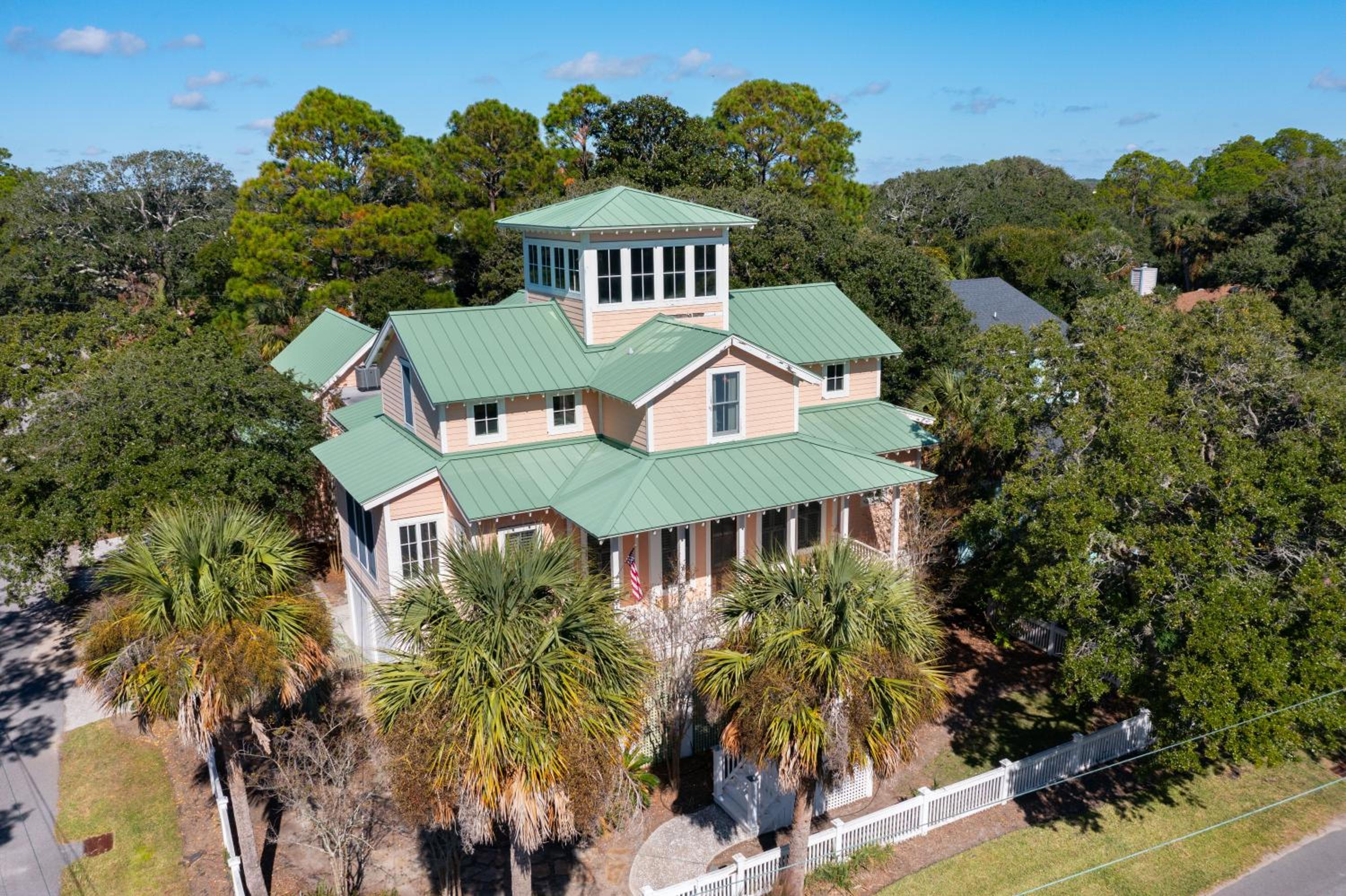 1002 E Cooper The Folly Peach Beautiful Spacious House Steps from the beach view 2