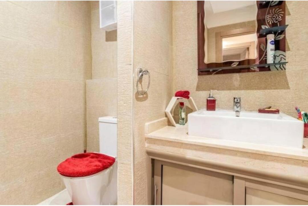 Un élégant appartement meublé à louer à Marrakech avec deux piscines et une vue magnifique