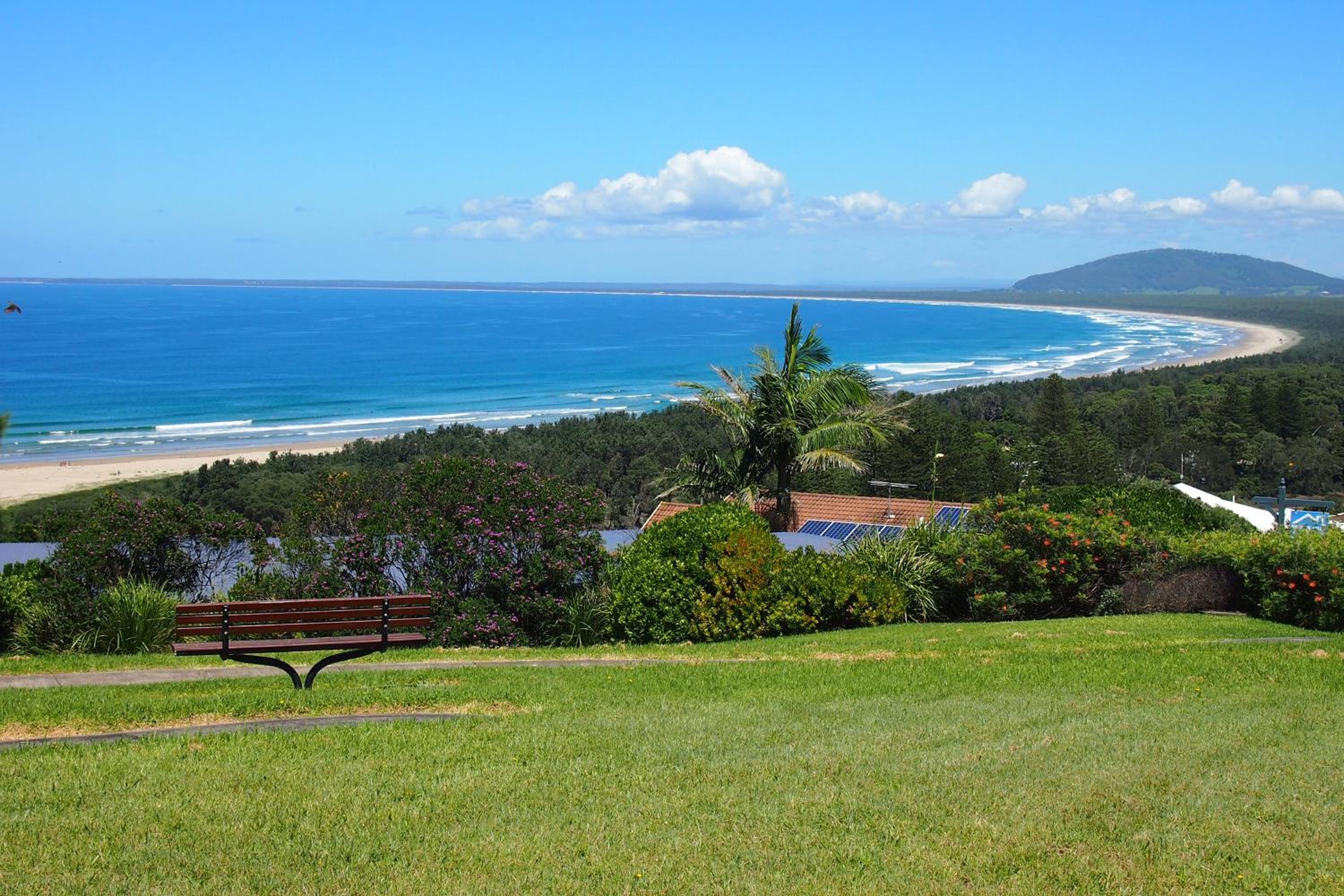 Queenberry Cottage - Jacuzzi, Village Location & 10 Mins To Beach