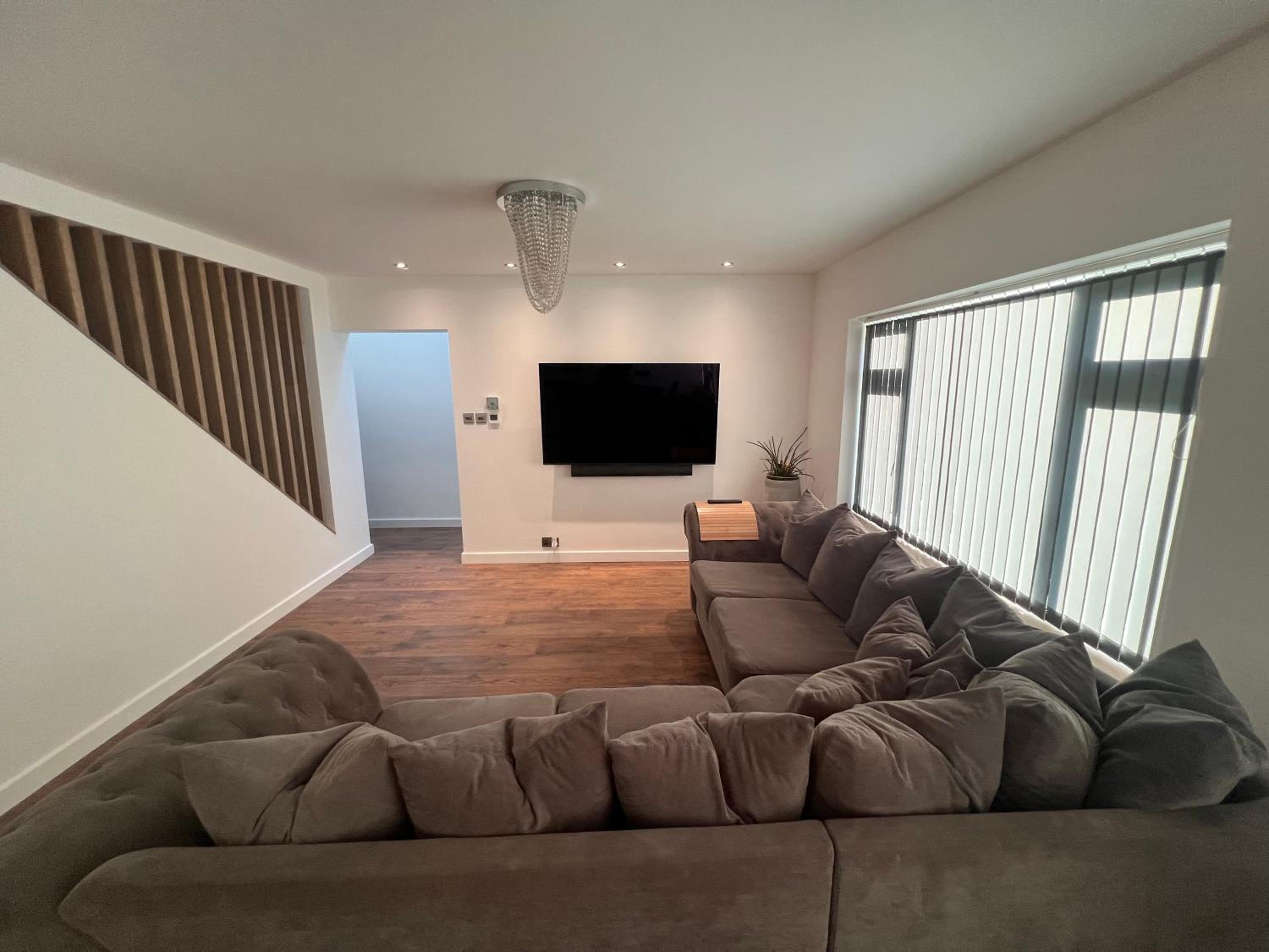 Modern 4 bedroom entire house 8 Sleep view 3