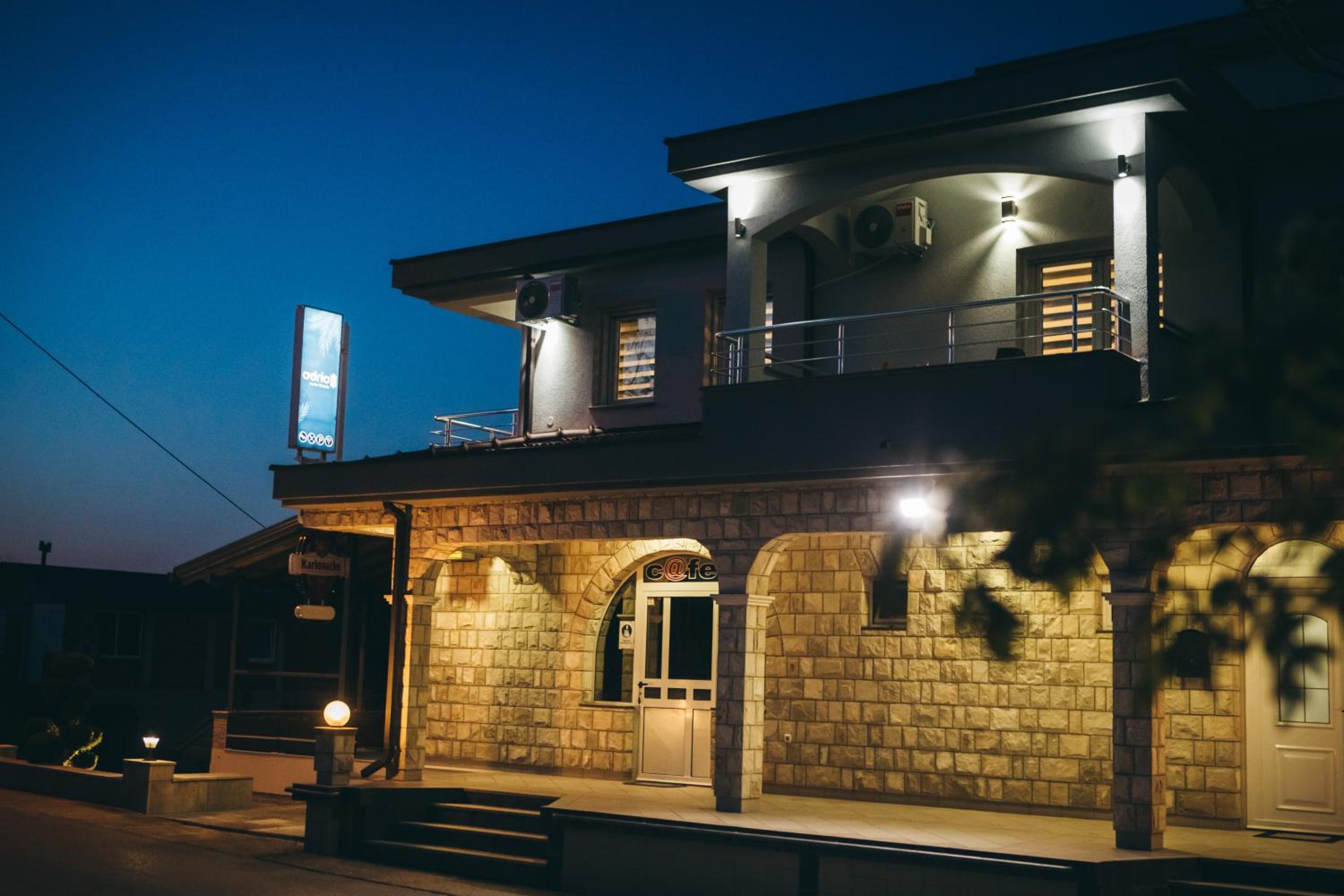 Luxury Apartment & Rooms