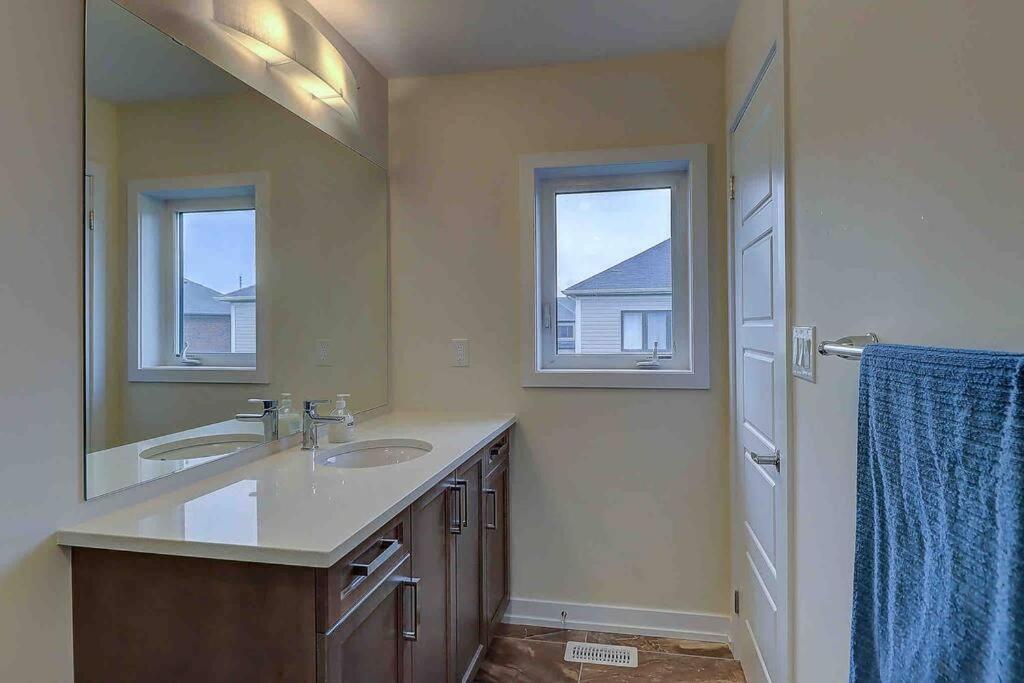 Modern NEW Build in Caledonia