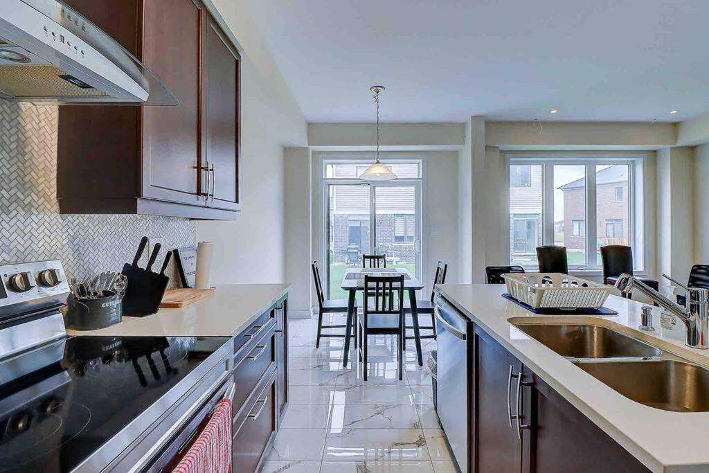 Modern NEW Build in Caledonia