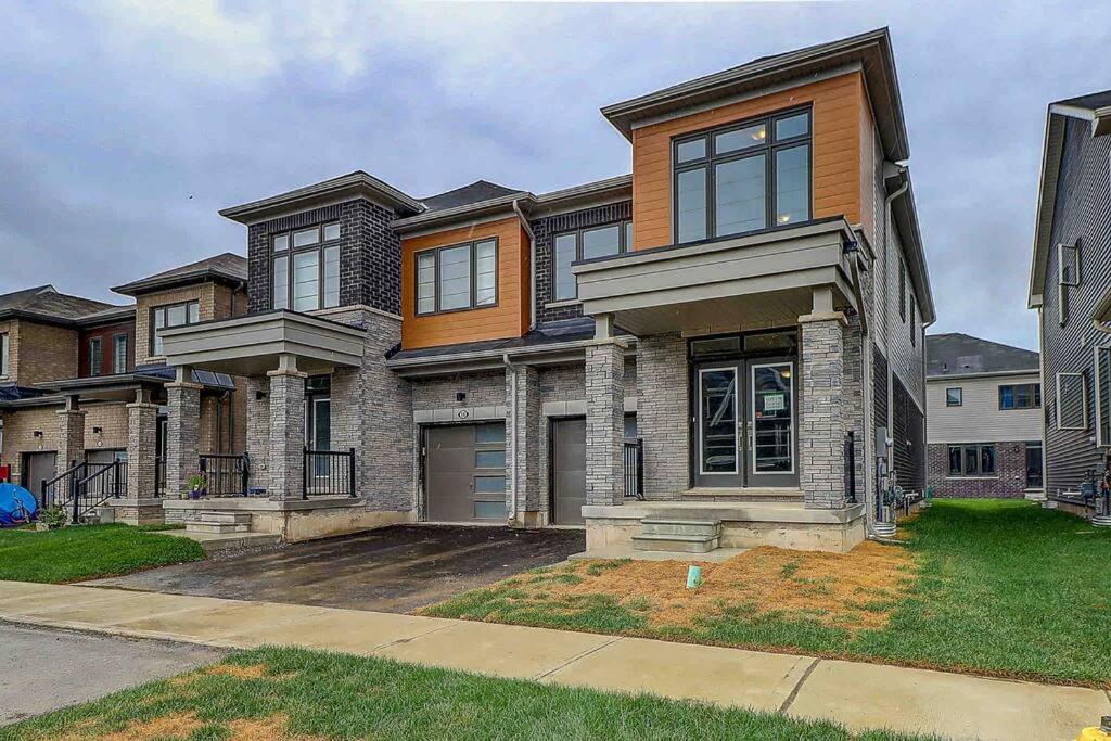Modern NEW Build in Caledonia