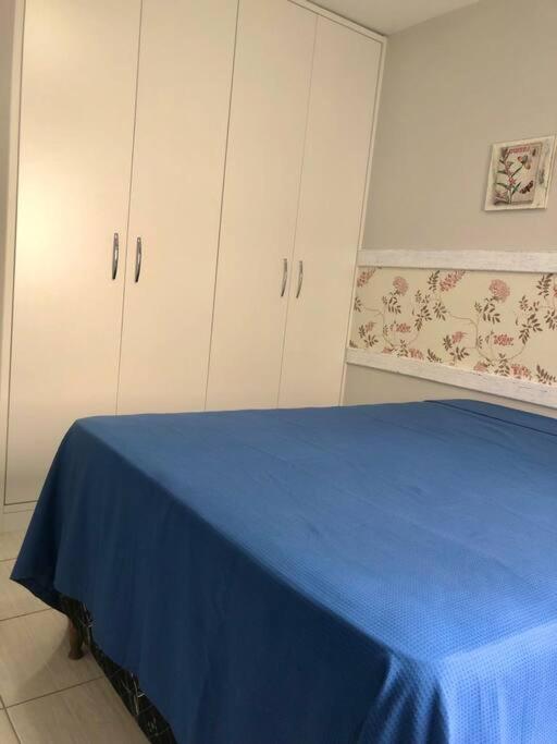 Apartamento confortável e muito bem localizado.