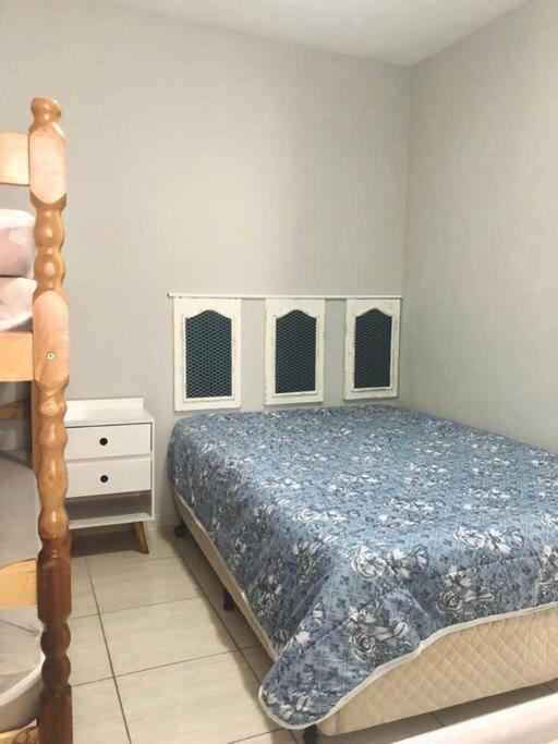 Apartamento confortável e muito bem localizado.