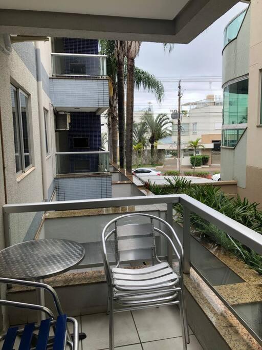 Apartamento confortável e muito bem localizado.