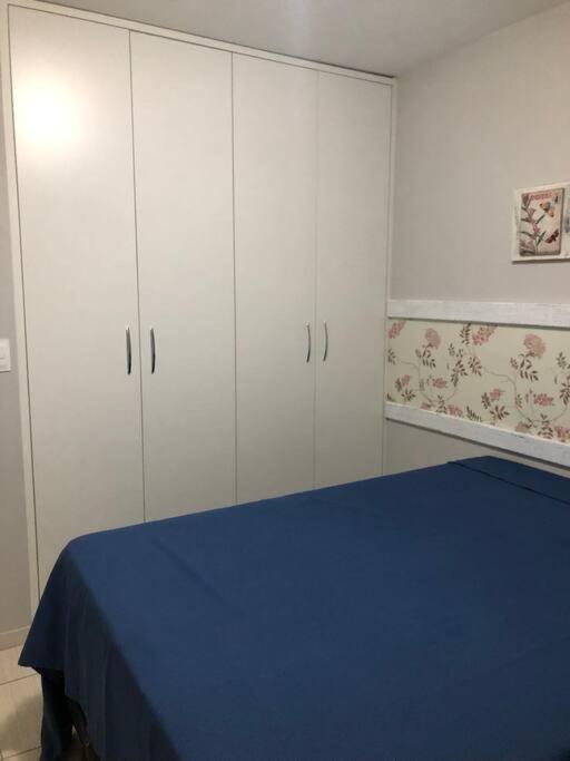 Apartamento confortável e muito bem localizado.