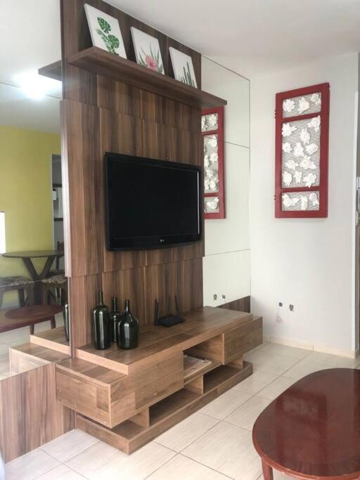 Apartamento confortável e muito bem localizado.