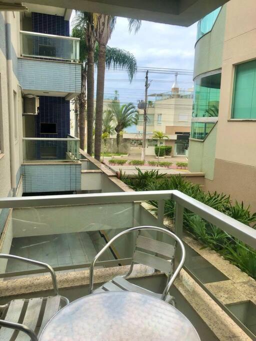 Apartamento confortável e muito bem localizado.