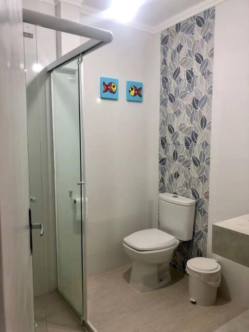 Apartamento confortável e muito bem localizado.