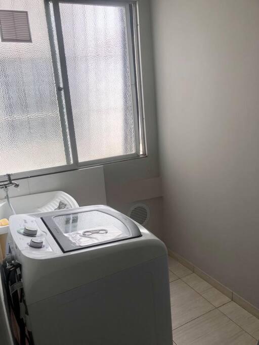 Apartamento confortável e muito bem localizado.