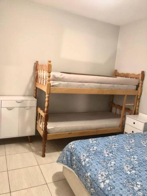 Apartamento confortável e muito bem localizado.
