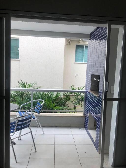 Apartamento confortável e muito bem localizado.