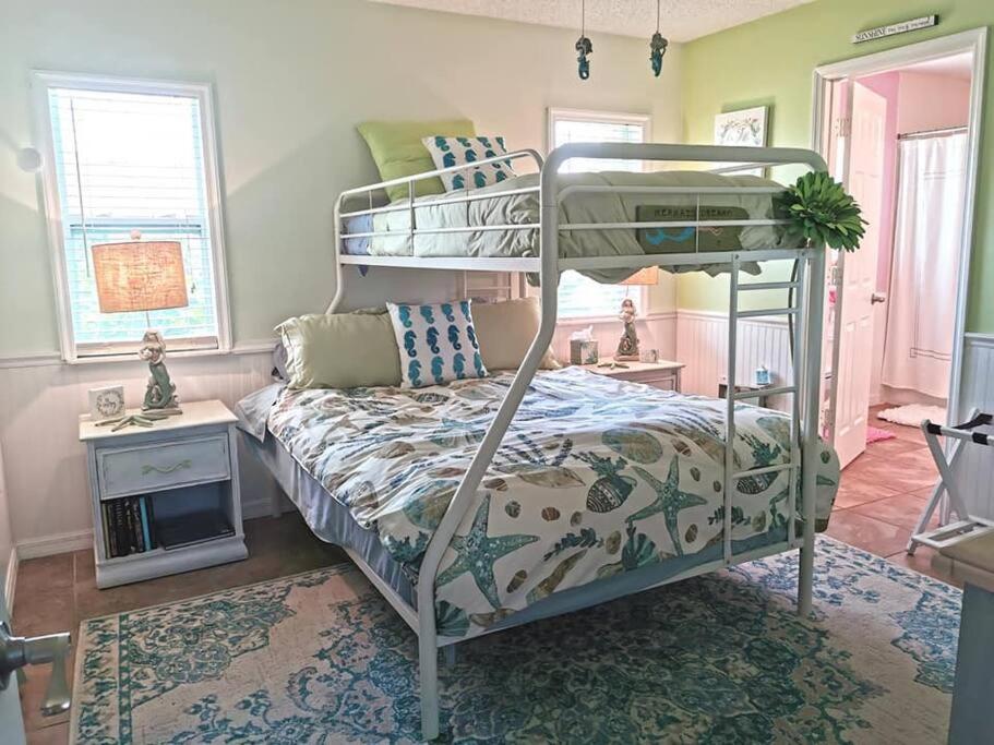 Woodstork Pond Cottage view 3