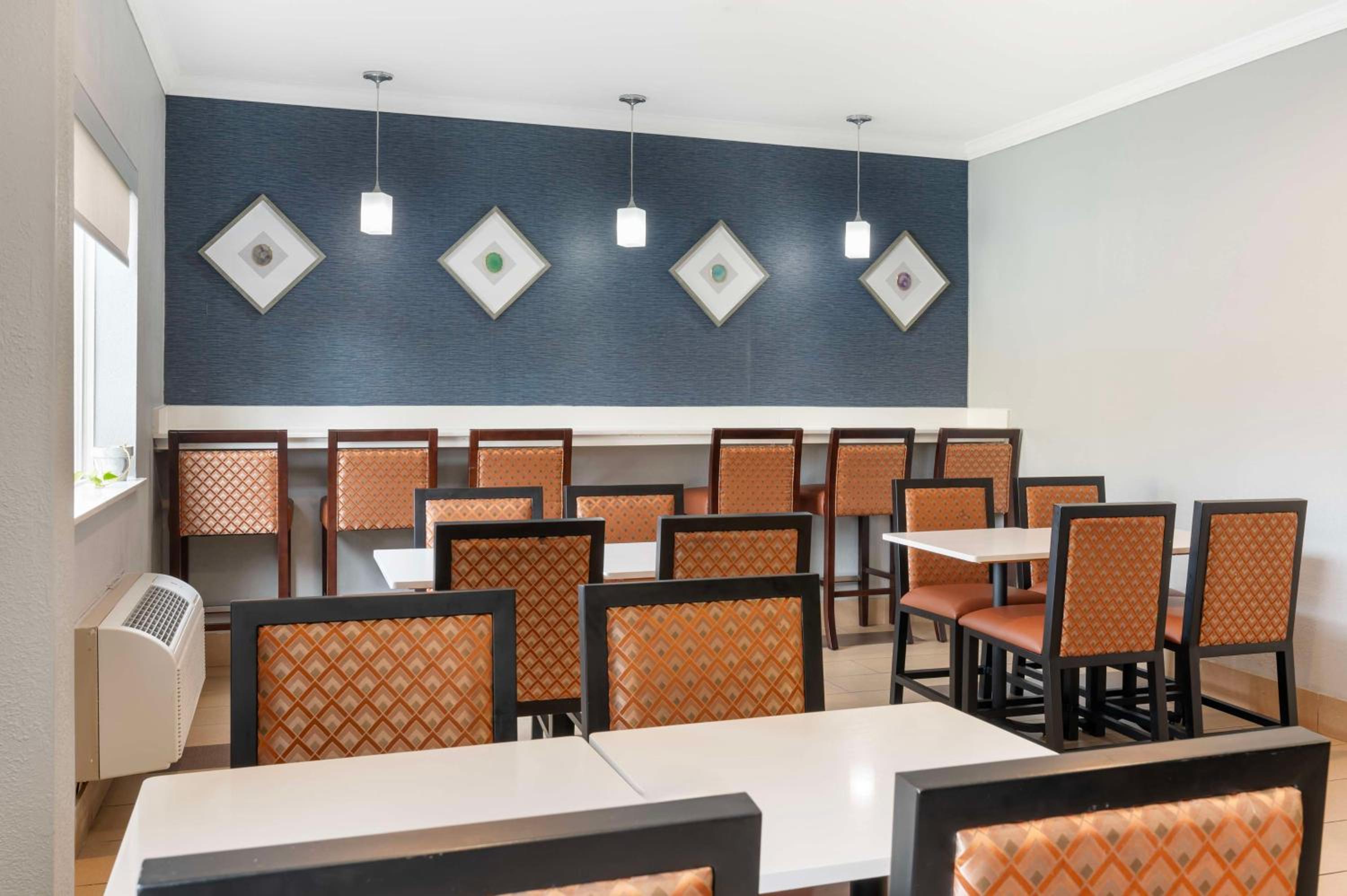 Kokomo Vacations - Best Western Kokomo Hotel - Property Image 4