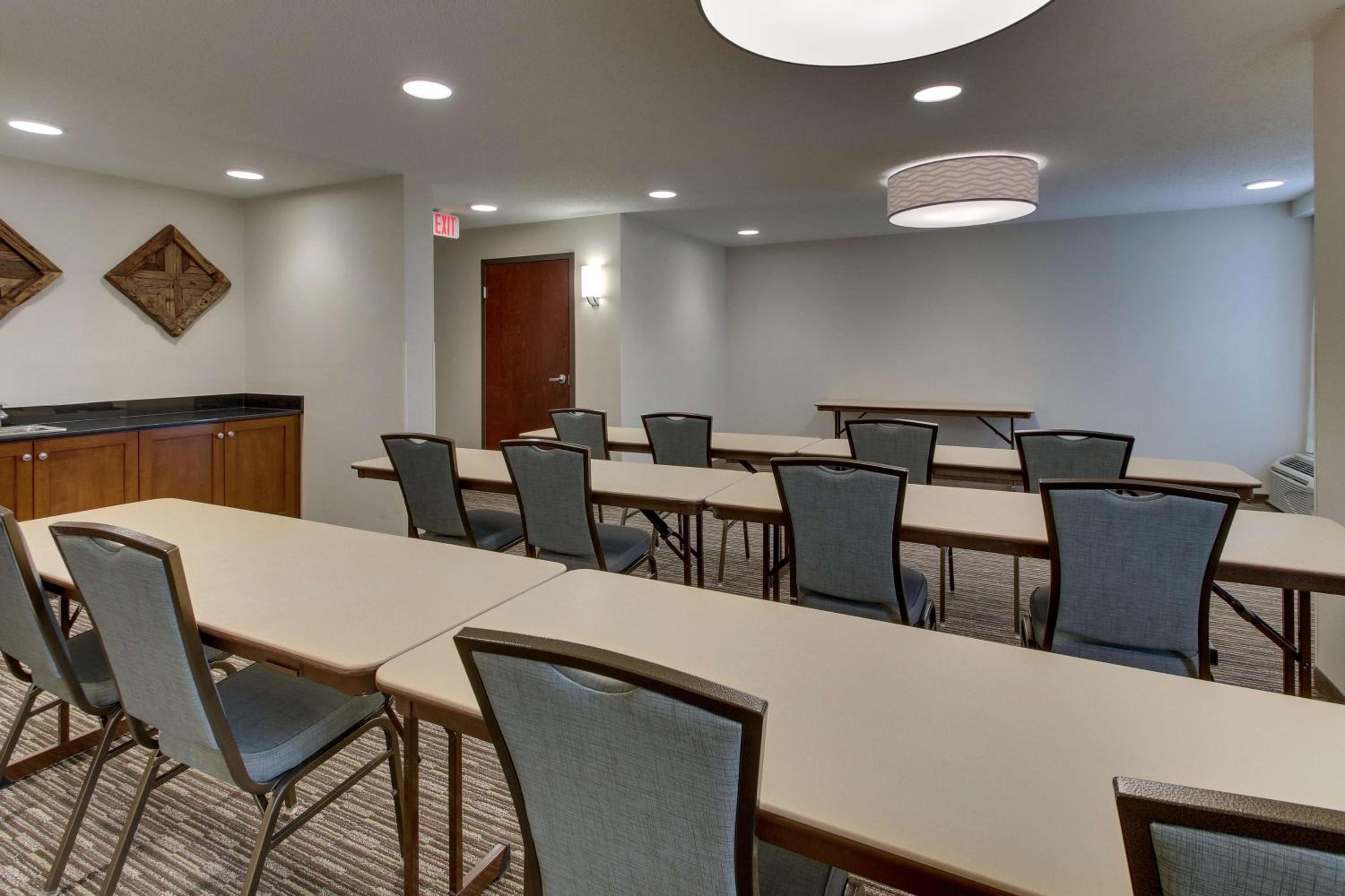 Pear Tree Inn St. Louis Airport - Property Image 30