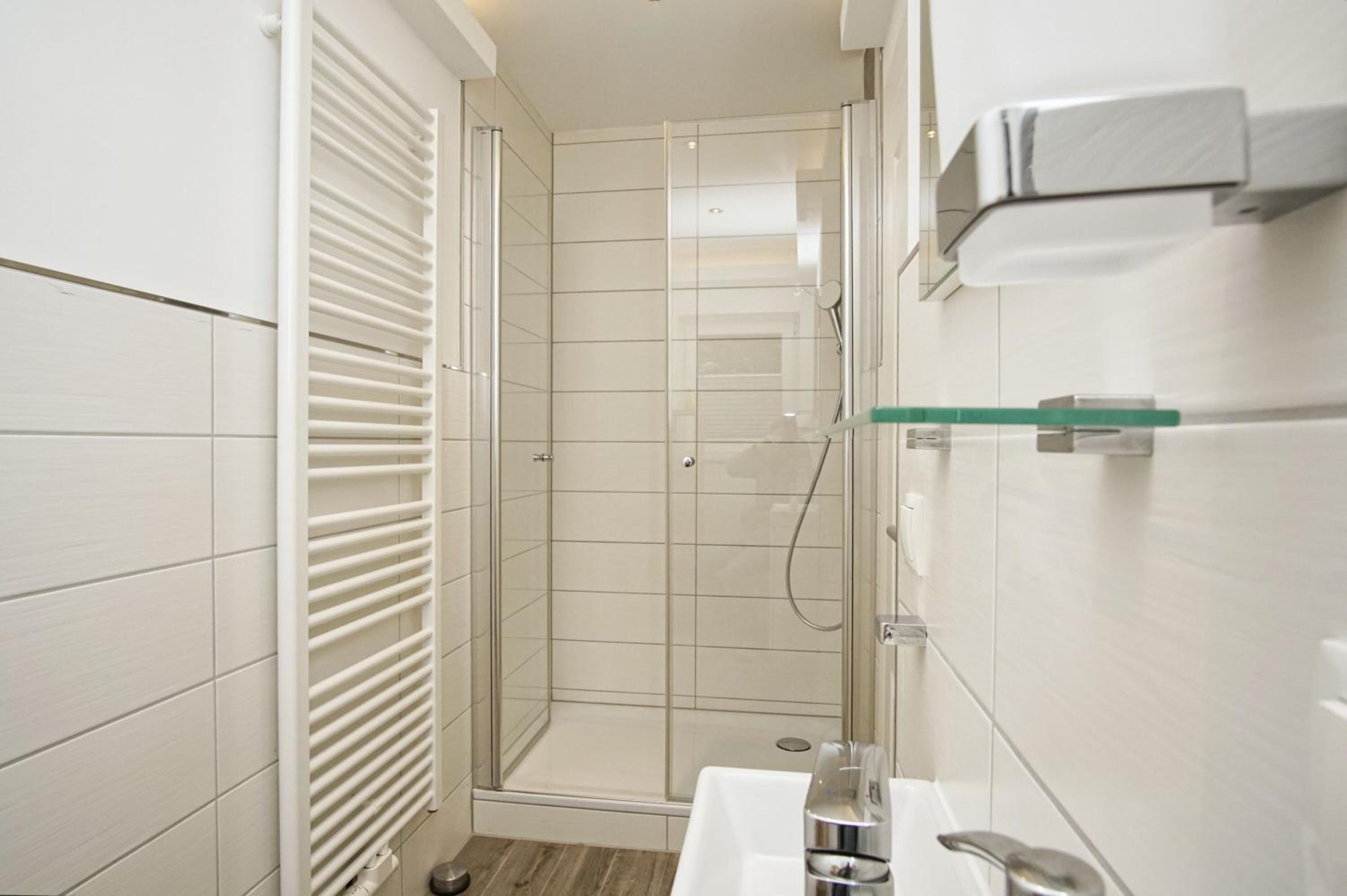 Ruhig und idyllische Lage, strandnah, gratis Nutzung vom AHOI Erlebnisbad und Sauna in Sellin - Gutshaus Silvitz FeWo 01